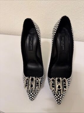 Philipp Plein Black Crystal-Studded Pointed Toe Pumps with Silver Logo 39 EU